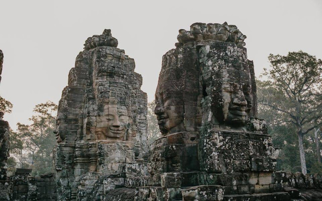 Ilustrasi bukti bahwa bangsa Indonesia telah mendapat pengaruh budaya Hindu-Budha. Sumber: Julia Volk/pexels.com