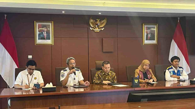 Konferensi Pers Persiapan SPKLU Menjelang Mudik Lebaran di kantor Kemenko Marves, Kamis (4/4/2024) Foto: Fariza Rizky Ananda/kumparan