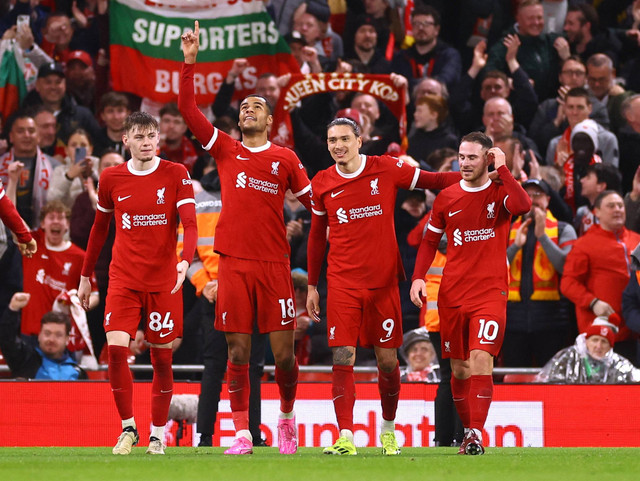Selebrasi gol saat laga Liverpool vs Sheffield United dalam Liga Inggris di Stadion Anfield pada Jumat (5/4) dini hari WIB.  Foto: REUTERS/Carl Recine