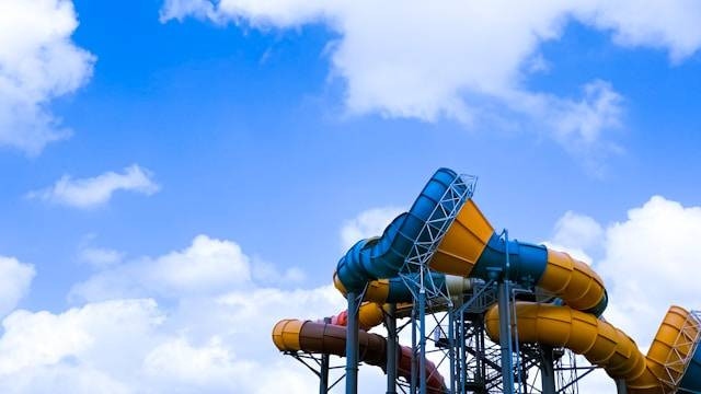 Jogja Bay Waterpark. Foto hanyalah ilustrasi, bukan tempat yang sebenarnya. Sumber: Unsplash/Nero Chen