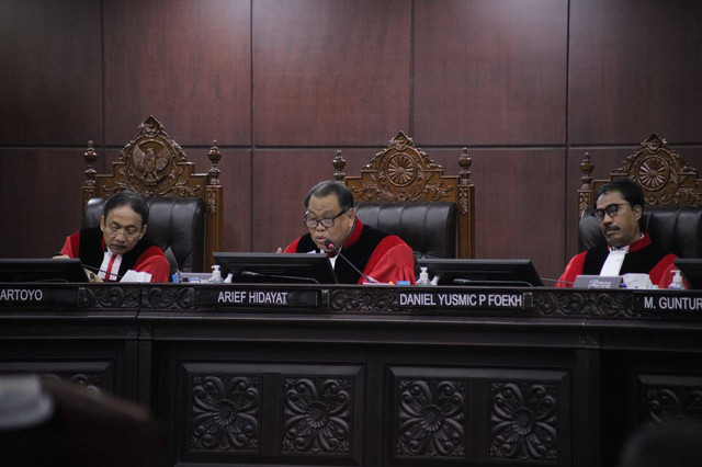 Suasana sidang lanjutan sengketa hasil Pilpres 2024 di Mahkamah Konstitusi, Jakarta, Jumat (5/4/2024). Foto: Jamal Ramadhan/kumparan