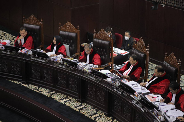 Sidang sengketa hasil Pilpres 2024 di MK, Jumat (5/4/2024). Foto: Jamal Ramadhan/kumparan