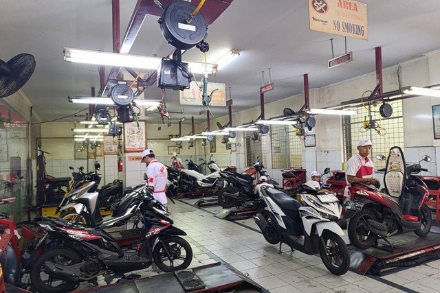 Suasana Bengkel Honda Bintang Depok. Foto: Fitra Andrianto/kumparan