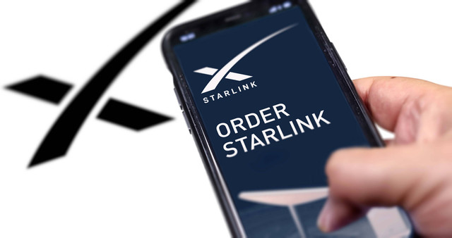 Ilustrasi Starlink. Foto: rarrarorro/Shutterstock