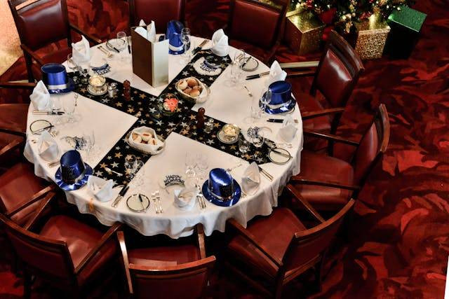 Dinner di hotel jakarta murah. Foto hanya ilustrasi, bukan gambar sebenarnya. Sumber foto: Pexels/Frans van Heerden