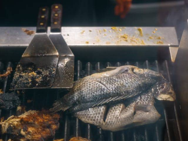 Ilustrasi ikan bakar di Bandung, bukan tempat sebenarnya. Sumber: pexels.com