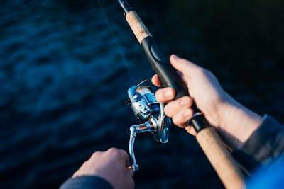 Ilustrasi tips memancing di musim hujan. Foto: Pexels