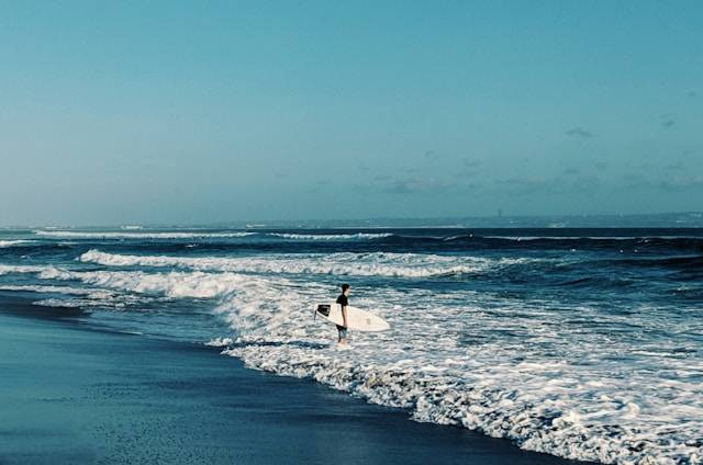 Aktivitas One Day Trip di Canggu. Foto hanya ilustrasi bukan tempat sebenarnya. Sumber foto: Unsplash.com/Sebastian Puskeiler