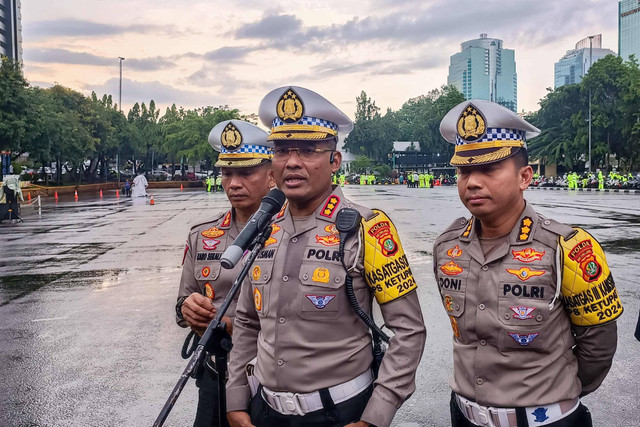 Dirlantas Polda Metro Jaya Kombes Pol Latif Usman saat dijumpai usai Apel Gelar pasukan pengamanan malam takbiran 2024, Selasa (9/4/2024) Foto: Thomas Bosco/kumparan