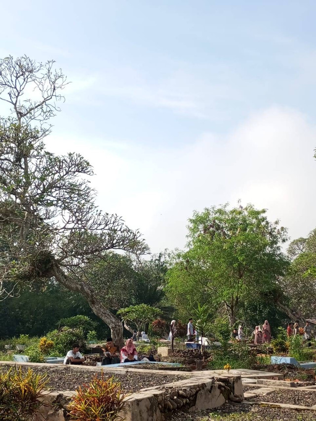 Ziarah Kubur Purwokerto, Sumber : Dokumen Pribadi
