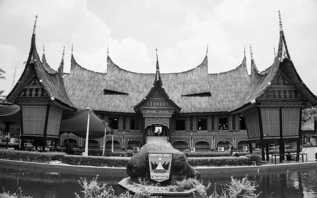 Ilustrasi rumah adat Minangkabau. Sumber: Ahmad Ari Kurniawan/pexels.com