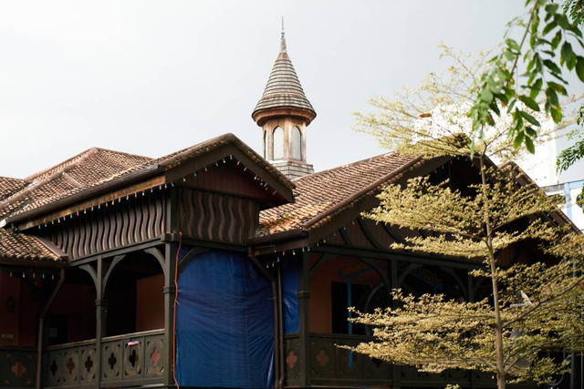 Ilustrasi rumah adat Riau. Sumber: freestockcenter/pexels.com