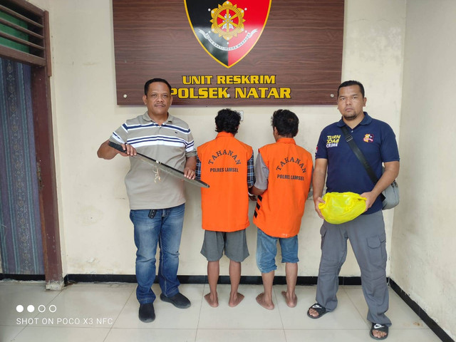 Kedua pelaku persetubuhan yang berhasil diamankan. | Foto: Dok Humas Polres Lampung Selatan