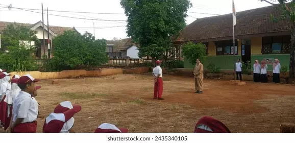 sumber : https://www.shutterstock.com/image-photo/gresik-04-march-2024-state-elementary-2435340105