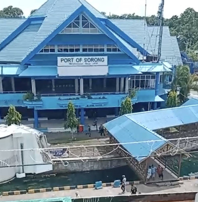 Potongan video yang merekam bentrok Anggota Brimob vs Anggota TNI AL di Sorong. Dok: Ist.