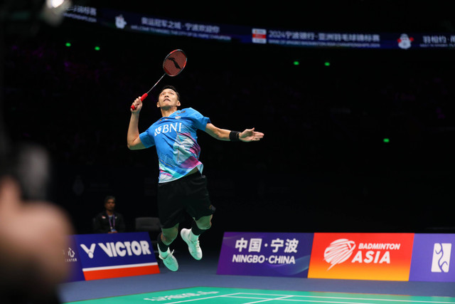 Tunggal putra Indonesia Jonatan Christie dalam partai final Badminton Asia Championship 2024 di China, Minggu (14/4/2024). Foto: PBSI