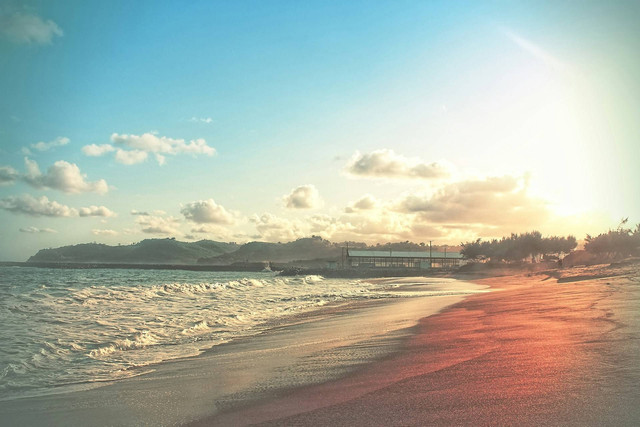 Pantai Pangumbahan Sukabumi. Foto hanya ilustrasi, bukan tempat sebenarnya. Sumber: Unsplash/loekfan sjaifoedin
