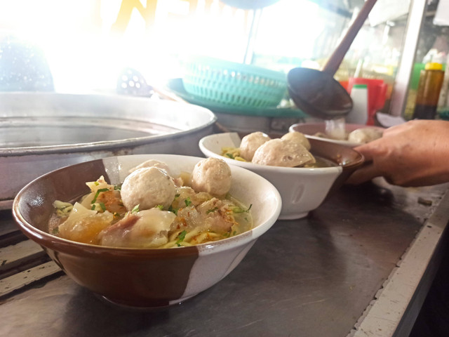 Warung mie kocok dan bakso "Mang Alit", Pangalengan, Kabupaten Bandung.
