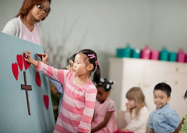 Ilustrasi cerita sekolah minggu yang menarik anak - Sumber: unsplash.com