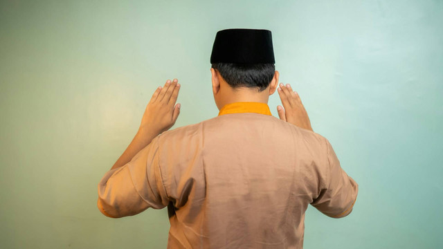 Ilustrasi untuk Tata Cara Sholat Maghrib 3 Rakaat. Sumber: Unsplash/Bimbingan Islam