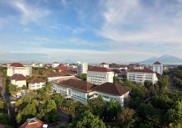 Ilustrasi Menurut Anda, Mengapa Mata Kuliah ISBD Menjadi Penting dalam Proses Pendidikan di Perguruan Tinggi Sumber Unsplash/Rumah ZIS UGM