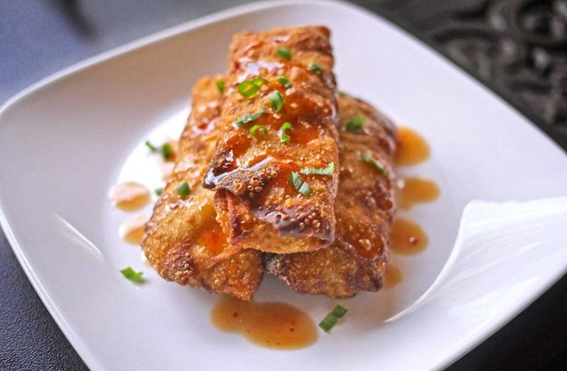 Ilustrasi Kalori Egg Roll , Sumber Unsplash/Kyndall Ramirez