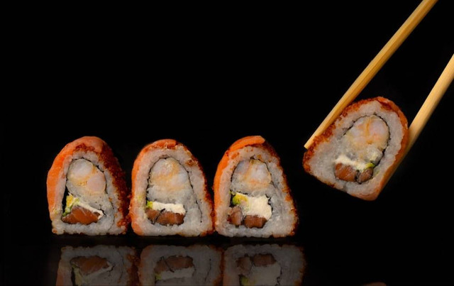 Foto Hanya Ilustrasi Umaku Sushi, Bukan Tempat Sebenarnya, Sumber Unsplash/Mahmoud Fawzy