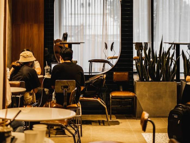 Cafe Aesthetic di Malang (Foto hanya ilustrasi, bukan tempat sebenarnya) Sumber: unsplash.com/ Tai Bui