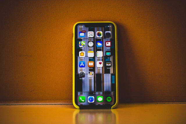 Ilustrasi screenshot pada perangkat iPhone. Foto: Pexels.com