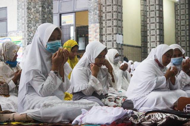 Contoh Ikrar Halal Bihalal RT. Foto hanya ilustrasi. Sumber foto: Unsplash/Windi