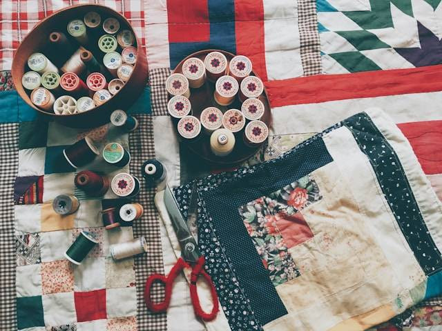 Pengertian Teknik Quilting Modern. Foto Hanya Ilustrasi. Sumber Foto: Unsplash.com/Dinh Pham