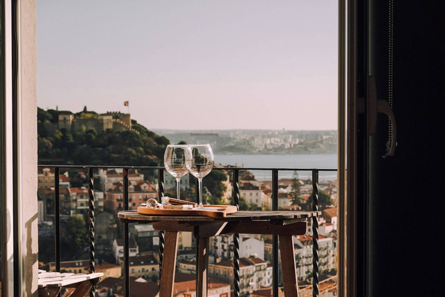 tempat makan romantis di Tegal. Foto hanya ilustrasi, bukan tempat sebenarnya. Sumber: Unsplash/soop kim
