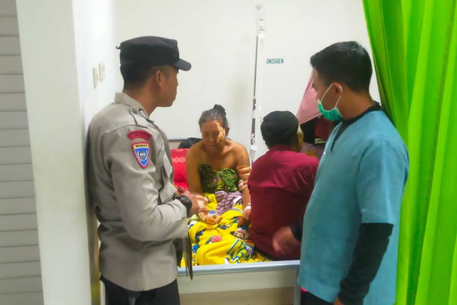 Kondisi para korban yang diserang babi hutan di Desa Sembalun, Lombok Timur. Foto: Dok Polres Lotim
