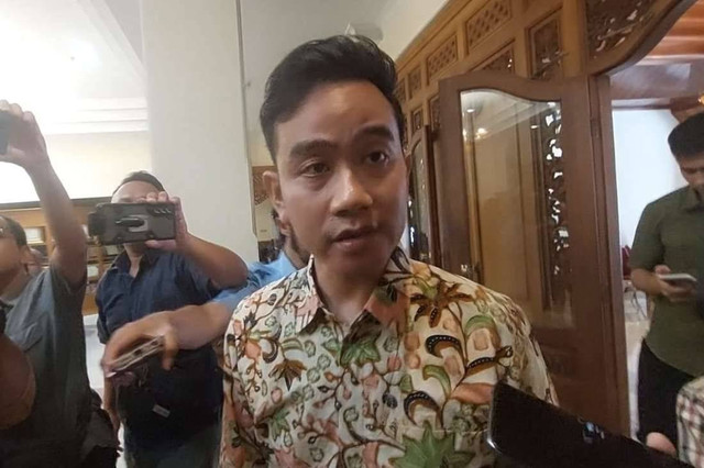 Gibran Rakabuming Raka di Balai Kota Solo, Jawa Tengah, Rabu (17/4/2024) Foto: Dok kumparan