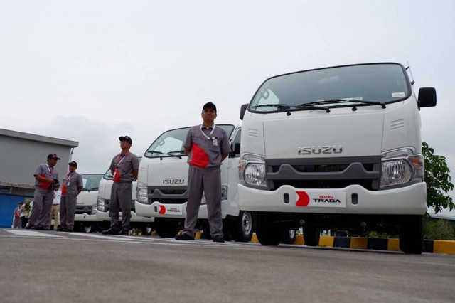 Ekspor Isuzu. Foto: Aditya Pratama Niagara/kumparan