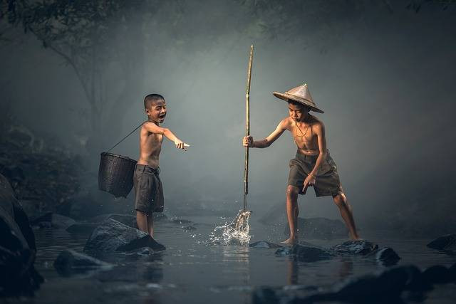 Ilustrasi contoh kegiatan gotong royong yang dilaksanakan oleh masyarakat Jawa adalah sambatan. Foto: Pixabay.