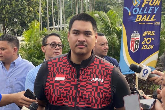 Menteri Pemuda dan Olahraga (Menpora), Dito Ariotedjo, saat ditemui di Kantor Kemenpora, Jakarta, Rabu (17/4/2024) Foto: Soni Insan Bagus/kumparan