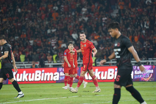 Marko Simic saat Persija Jakarta vs Persis Solo dalam laga pekan ke-31 Liga 1 2023/24 di Stadion Utama Gelora Bung Karno, Jakarta, pada Rabu (17/4/2024). Foto: Dok. Media Persija