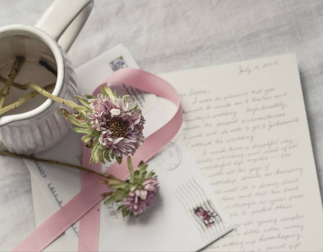 IIustrasi Jelaskan Pengertian Surat Pribadi! Sumber Unsplash/Debby Hudson