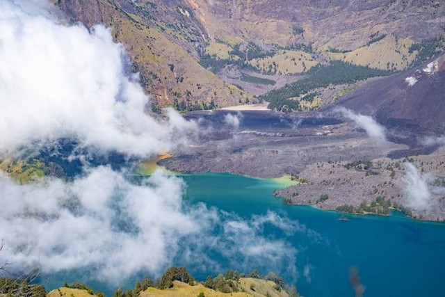 Ilustrasi Tempat Wisata di NTB. Sumber: unsplash.com/ Baptiste P