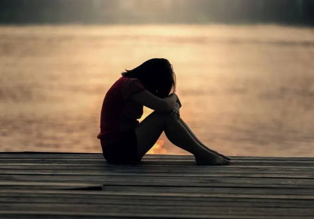 Merasa sedih dan cemas usai libur panjang Lebaran, merupakan gejala dari post holiday blues. Foto: Pixabay