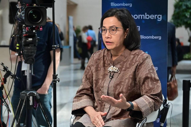 Menteri Keuangan (Menkeu) Sri Mulyani dalam wawancara Bloomberg Television di sela rangkaian agenda Spring Meetings Bank Dunia dan IMF 2024. Foto: Instagram/@smindrawati