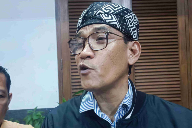 Refly Harun saat dijumpai usai acara Diskusi Progresif Transformatif dan Konsolidasi Rakyat Indonesia di Diponegoro 72, Menteng, Jakpus, Sabtu (20/4/2024) Foto: Thomas Bosco/kumparan