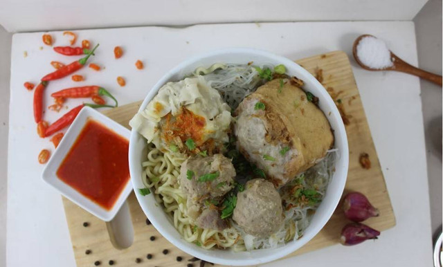 Bakso Mas Sabar Soreang. Foto hanyalah ilustrasi bukan tempat sebenarnya. Sumber: Unsplash/Muhammad Arifin Nursalim