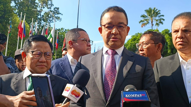 Paslon 01 Anies Baswedan dan Muhaimin Iskandar tiba jelang putusan sengketa Pilpres 2024 di Mahkamah Konstitusi (MK), Jakarta, Senin (22/4/2024). Foto: Hedi/kumparan
