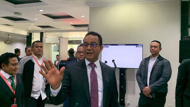 Paslon 01 Anies Baswedan dan Muhaimin Iskandar tiba jelang putusan sengketa Pilpres 2024 di Mahkamah Konstitusi (MK), Jakarta, Senin (22/4/2024). Foto: Luthfi Humam/kumparan
