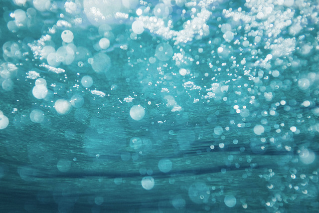  Ilustrasi Bagaimana Perbedaan Air Tanah dengan Air Permukaan. Sumber: Foto Unsplash/Sime Basioli