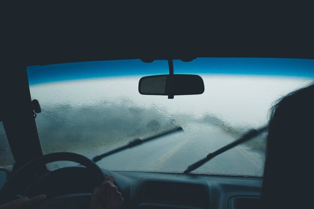 Ilustrasi air wiper mobil. Foto: Pexels