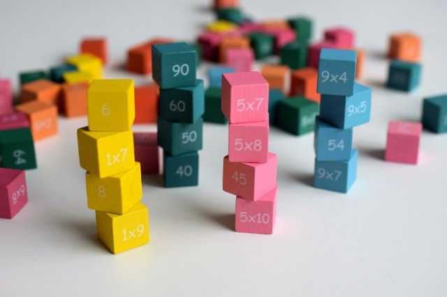 Ilustrasi materi bilangan bulat kelas 7. Sumber foto: Pixabay/ an_photos