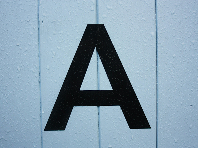 Ilustrasi benda dari huruf a. Sumber: unsplash.com/PearseOHalloran.